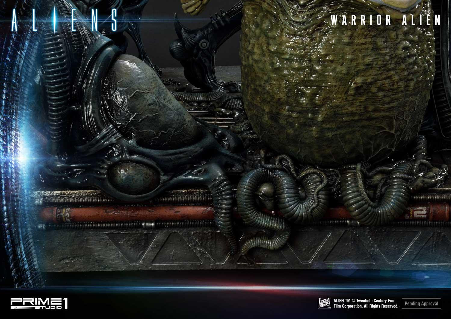 Aliens (Comics) - Alien Warrior - Facehugger - Premium Masterline  (PMDHAL-02) (Prime 1 Studio) photo 16