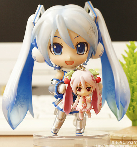 Vocaloid - Hatsune Miku - Nendoroid (#150) - Snow Playtime Edition (Good Smile Company) photo 3