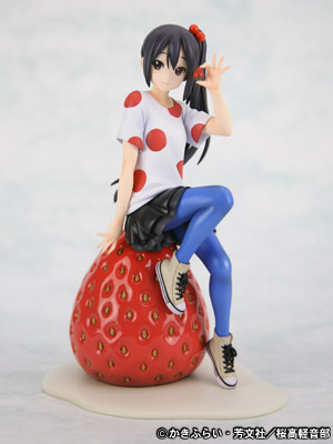 K-ON! - Nakano Azusa - 1/8 - Ending ver. (Listen) (Kyoto Animation) photo 5