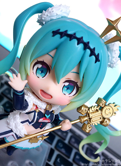 Good Smile Racing - Hatsune Miku - Nendoroid  (#898) - Racing 2018 Ver. (Good Smile Company, GOOD SMILE Racing) photo 5