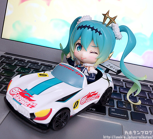 Good Smile Racing - Hatsune Miku - Nendoroid  (#898) - Racing 2018 Ver. (Good Smile Company, GOOD SMILE Racing) photo 6