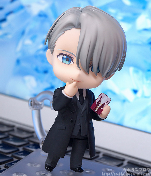 Yuri!!! on Ice - Victor Nikiforov - Nendoroid  (#865) - Coach ver. (Orange Rouge) photo 6