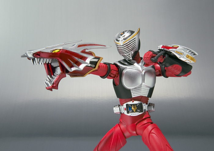Kamen Rider Ryuuki - S.H.Figuarts - 1/12 (Bandai) photo 8