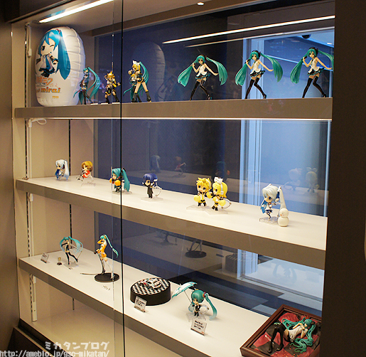 Good Smile Racing - Vocaloid - Hatsune Miku - Figma (#SP-036) - Racing 2011 (Good Smile Company) photo 2