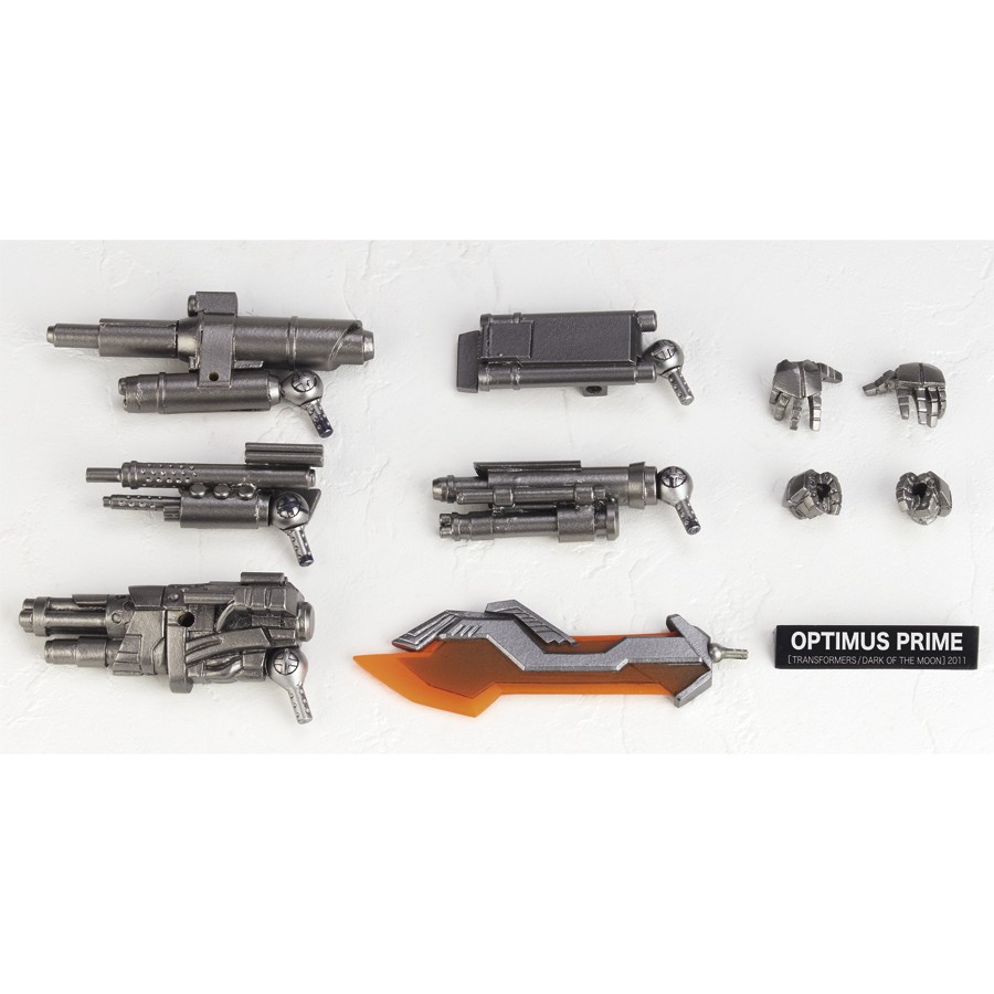 Transformers: Dark of the Moon - Convoy - Legacy of Revoltech  (LR-050) - Revoltech - Revoltech SFX  (030) - Optimus Prime (Kaiyodo) photo 9