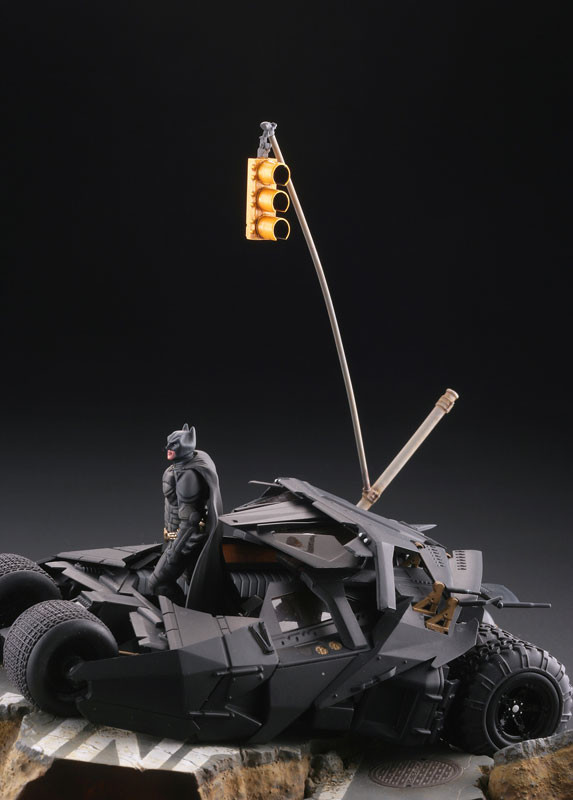 The Dark Knight Rises - Batman - Legacy of Revoltech  (LR-054) - Revoltech - Batmobile Tumbler in Gotham City (Kaiyodo) photo 8
