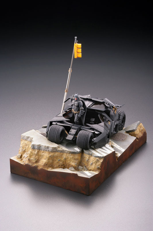 The Dark Knight Rises - Batman - Legacy of Revoltech  (LR-054) - Revoltech - Batmobile Tumbler in Gotham City (Kaiyodo) photo 9