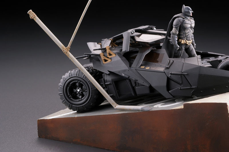 The Dark Knight Rises - Batman - Legacy of Revoltech  (LR-054) - Revoltech - Batmobile Tumbler in Gotham City (Kaiyodo) photo 11