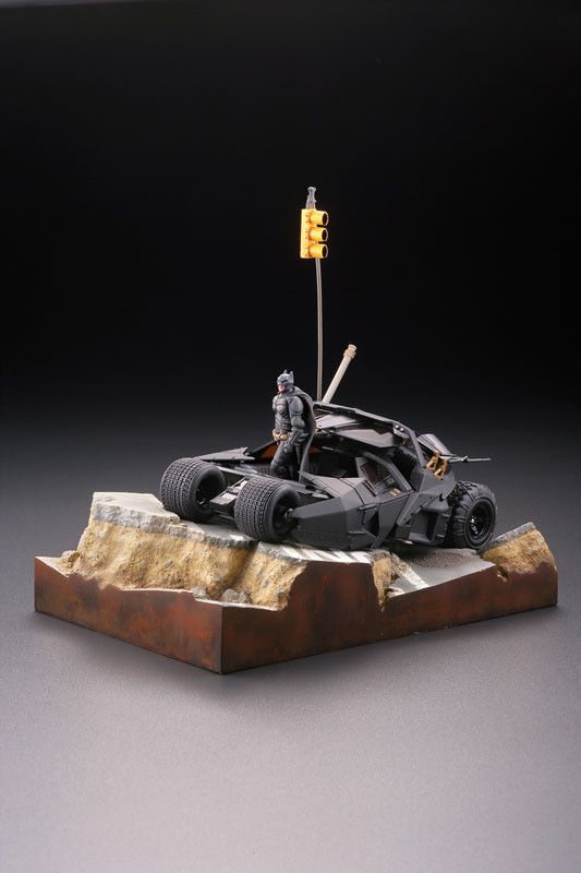The Dark Knight Rises - Batman - Legacy of Revoltech  (LR-054) - Revoltech - Batmobile Tumbler in Gotham City (Kaiyodo) photo 17