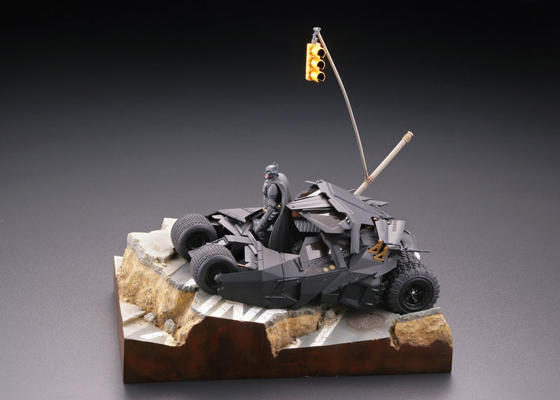 The Dark Knight Rises - Batman - Legacy of Revoltech  (LR-054) - Revoltech - Batmobile Tumbler in Gotham City (Kaiyodo) photo 18