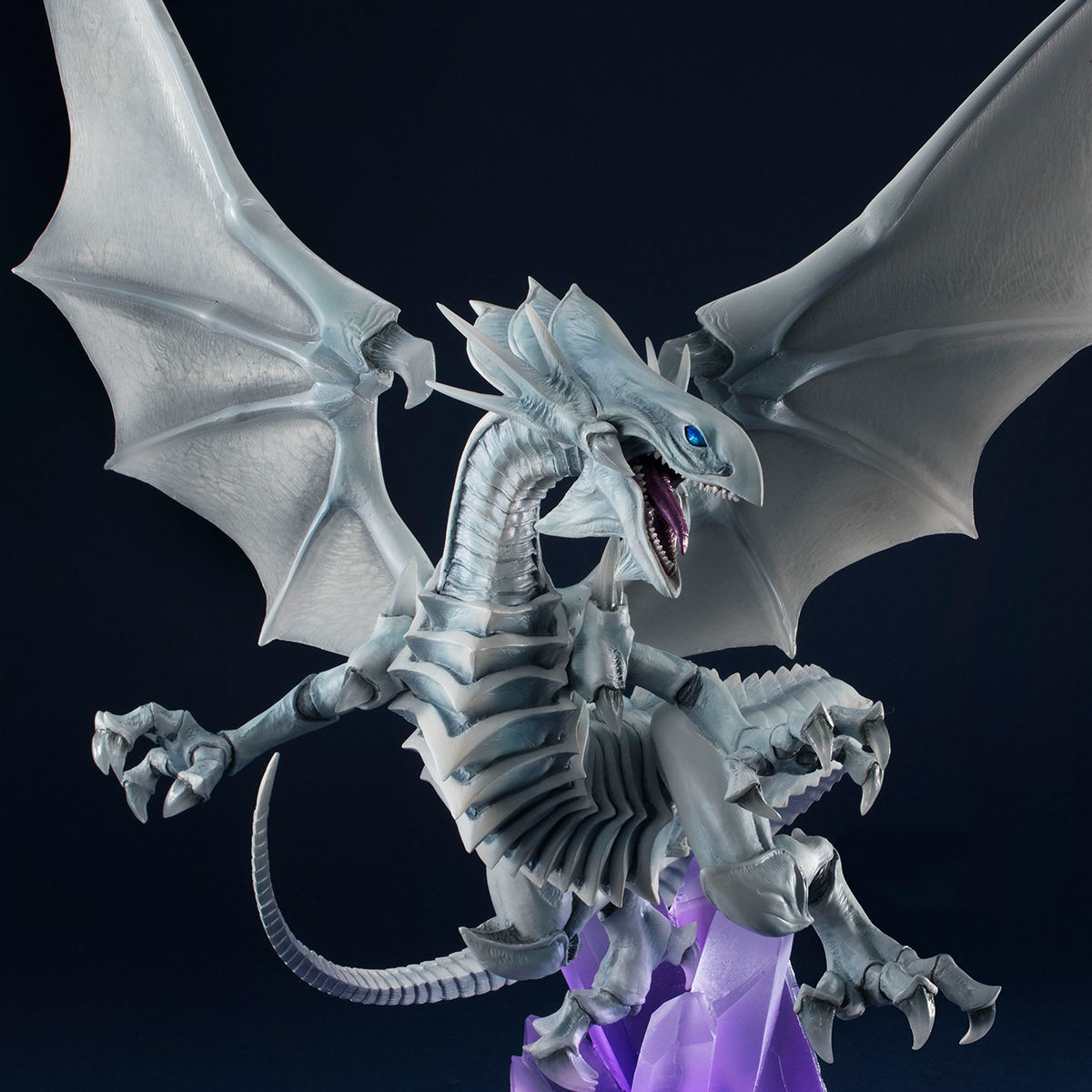 Yu-Gi-Oh! Duel Monsters - Blue-Eyes White Dragon - Art Works Monsters (MegaHouse) photo 3