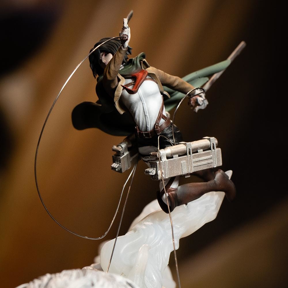 Shingeki no Kyojin - Eren Kyojin - Mikasa Ackerman - Yoroi no Kyojin - Elite Exclusive Statue (Figurama Collectors) photo 3