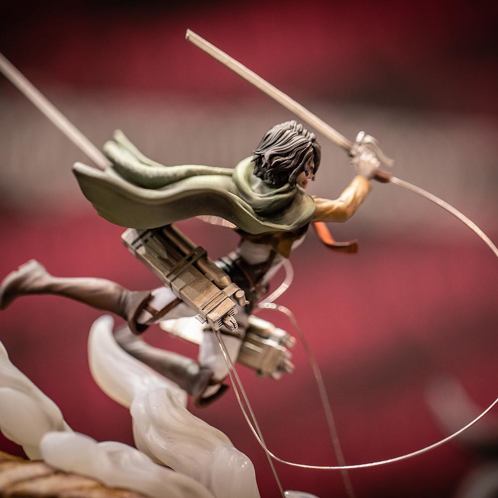 Shingeki no Kyojin - Eren Kyojin - Mikasa Ackerman - Yoroi no Kyojin - Elite Exclusive Statue (Figurama Collectors) photo 15