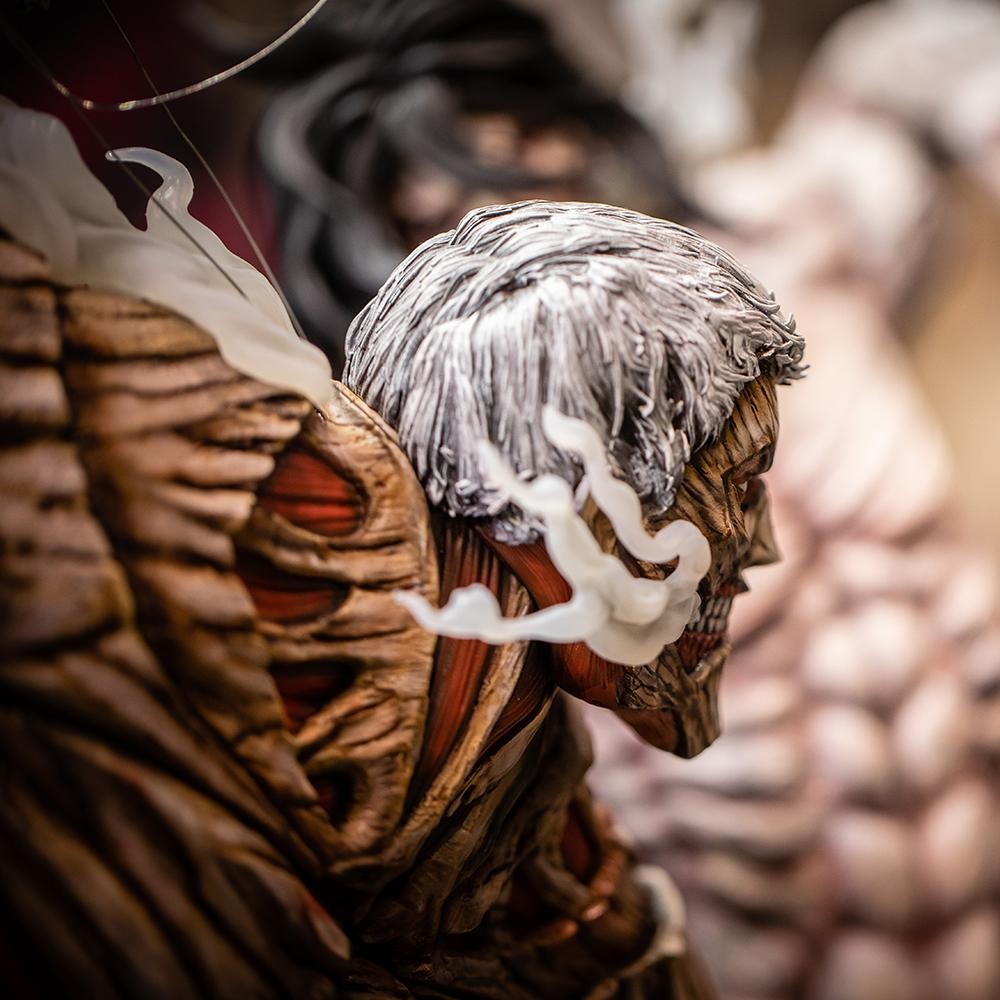 Shingeki no Kyojin - Eren Kyojin - Mikasa Ackerman - Yoroi no Kyojin - Elite Exclusive Statue (Figurama Collectors) photo 16