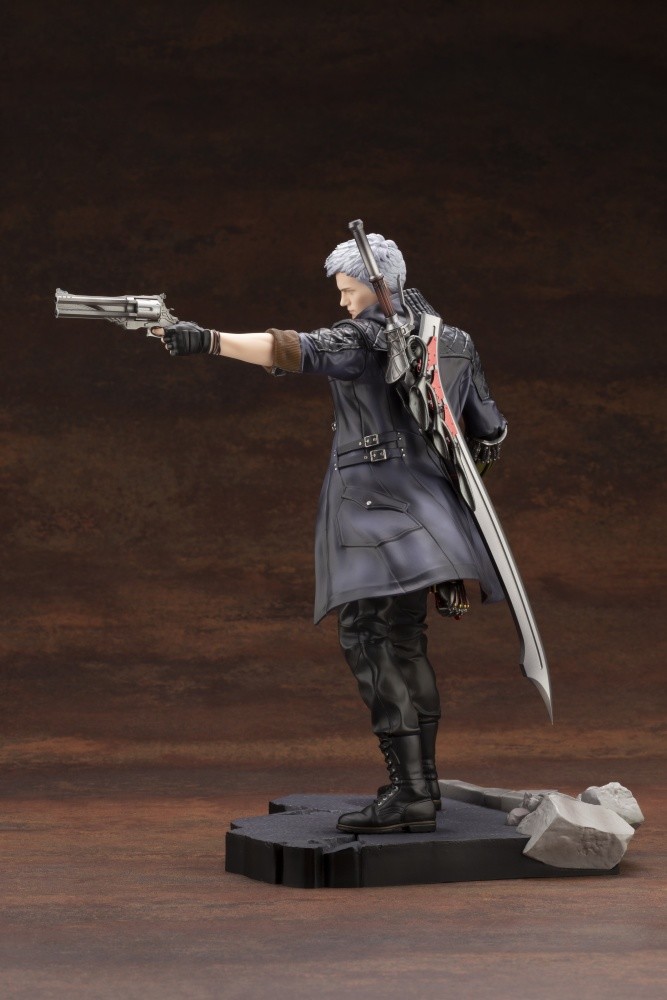 Devil May Cry 5 - Nero - ARTFX J - 1/8 (Kotobukiya) photo 4