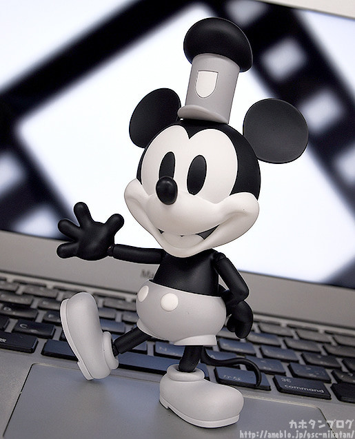 Steamboat Willie - Mickey Mouse - Nendoroid  (#1010a) - 1928 Ver., Black & White (Good Smile Company) photo 2