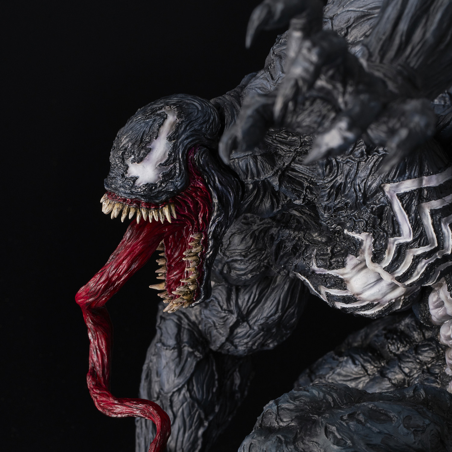 Spider-Man - Venom - Sofbinal (Sentinel) photo 2