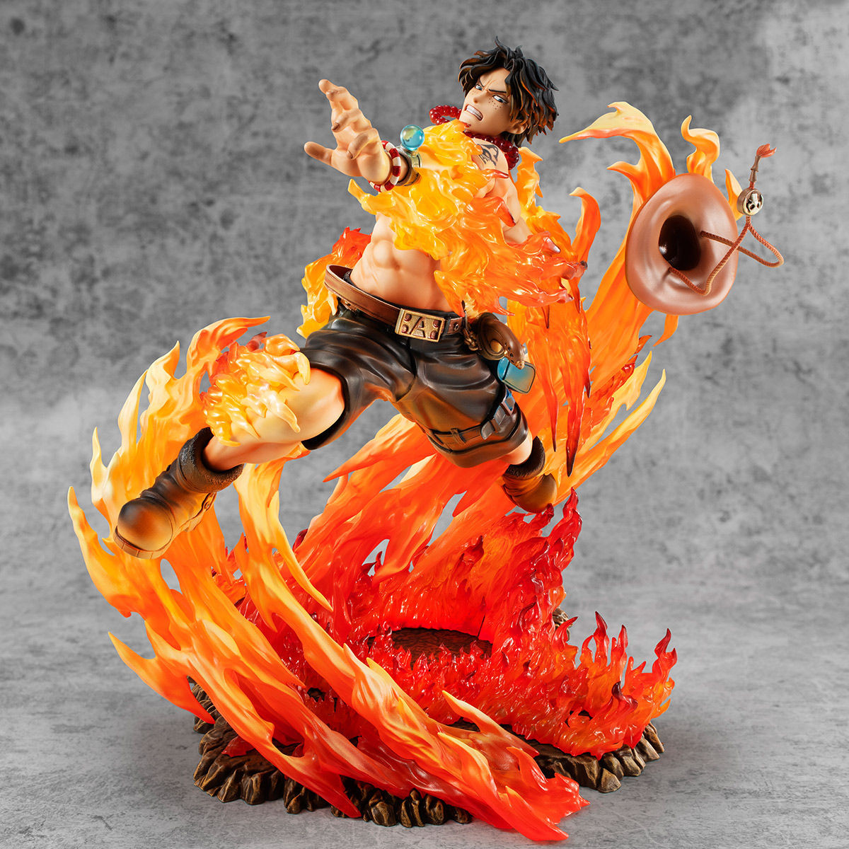 One Piece - Portgas D. Ace - Portrait Of Pirates Maximum - 15th Limited Ver. (MegaHouse) photo 4