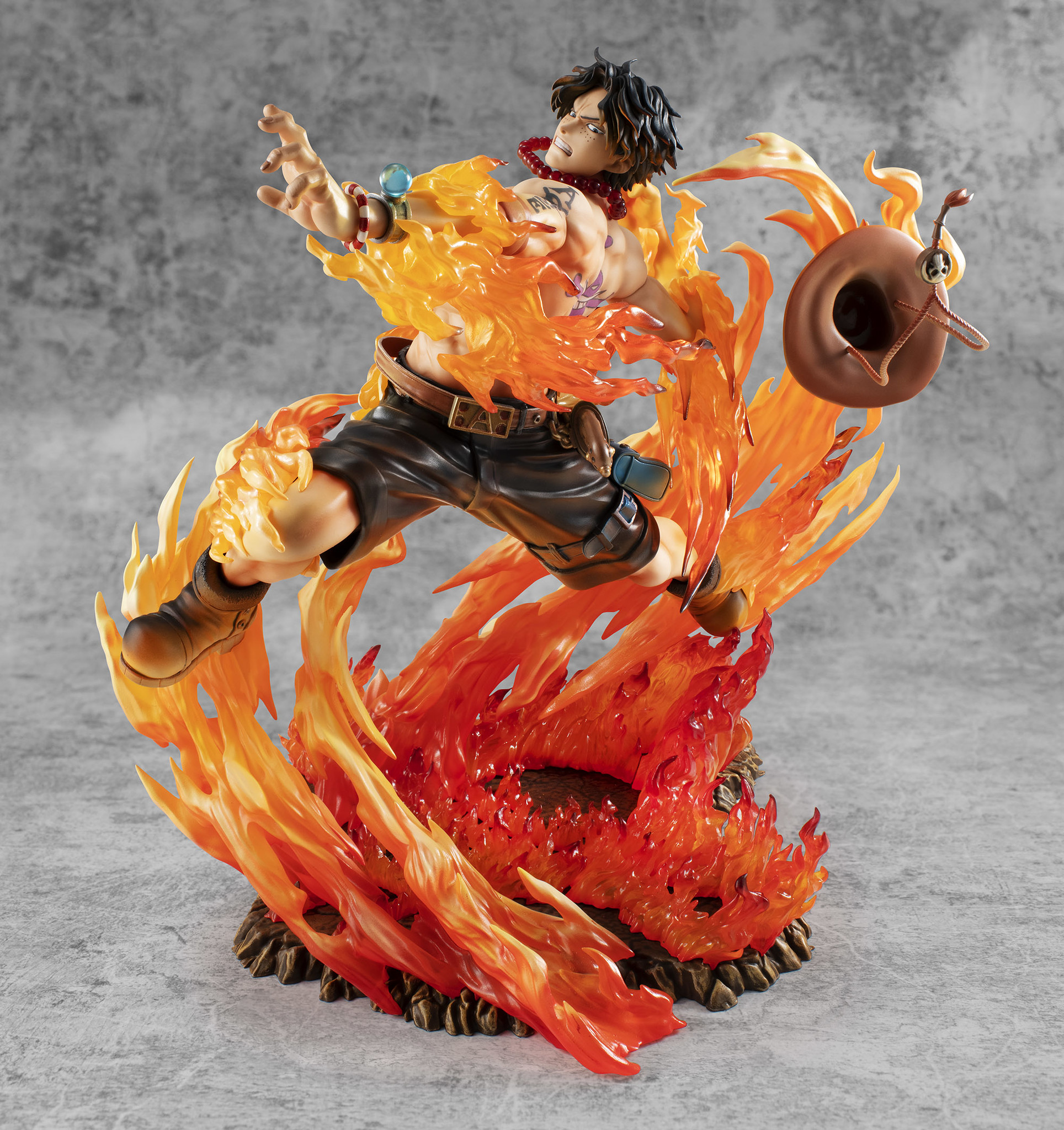 One Piece - Portgas D. Ace - Portrait Of Pirates Maximum - 15th Limited Ver. (MegaHouse) photo 7