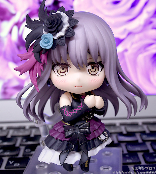BanG Dream! Girls Band Party! - Minato Yukina - Nendoroid  (#1104) - Stage Outfit Ver. (Good Smile Company) photo 10