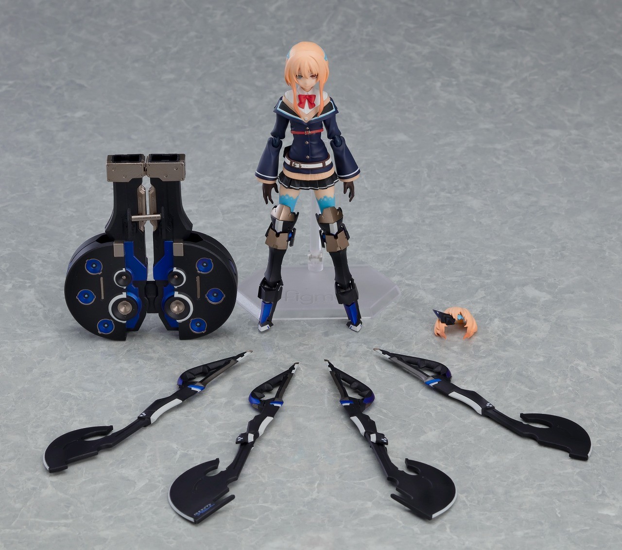 Heavily Armed High School Girls - San - Figma (#456) (Max Factory) photo 3