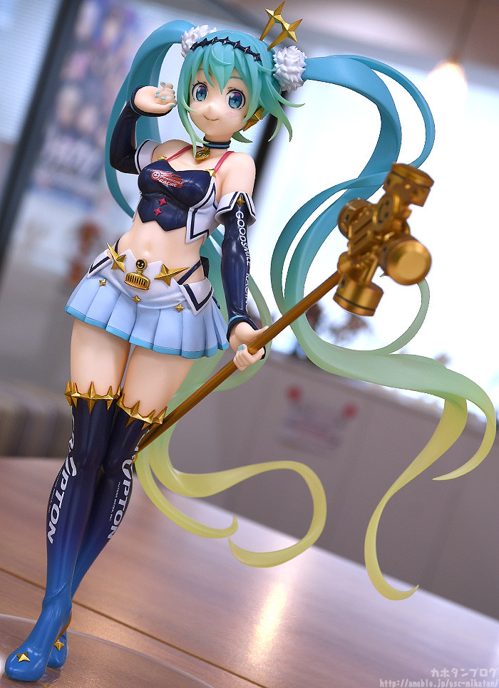 Good Smile Racing - Hatsune Miku - 1/7 - Racing 2018, Summer Ver. (Max Factory) photo 2