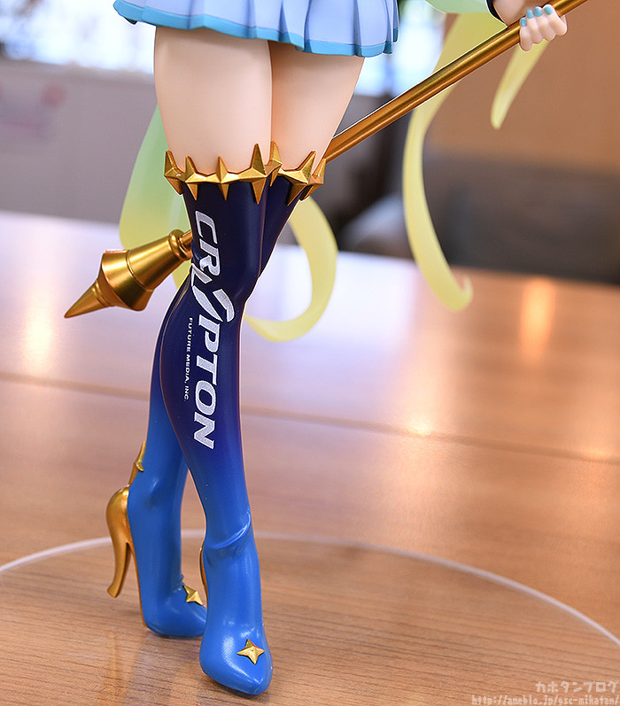 Good Smile Racing - Hatsune Miku - 1/7 - Racing 2018, Summer Ver. (Max Factory) photo 18