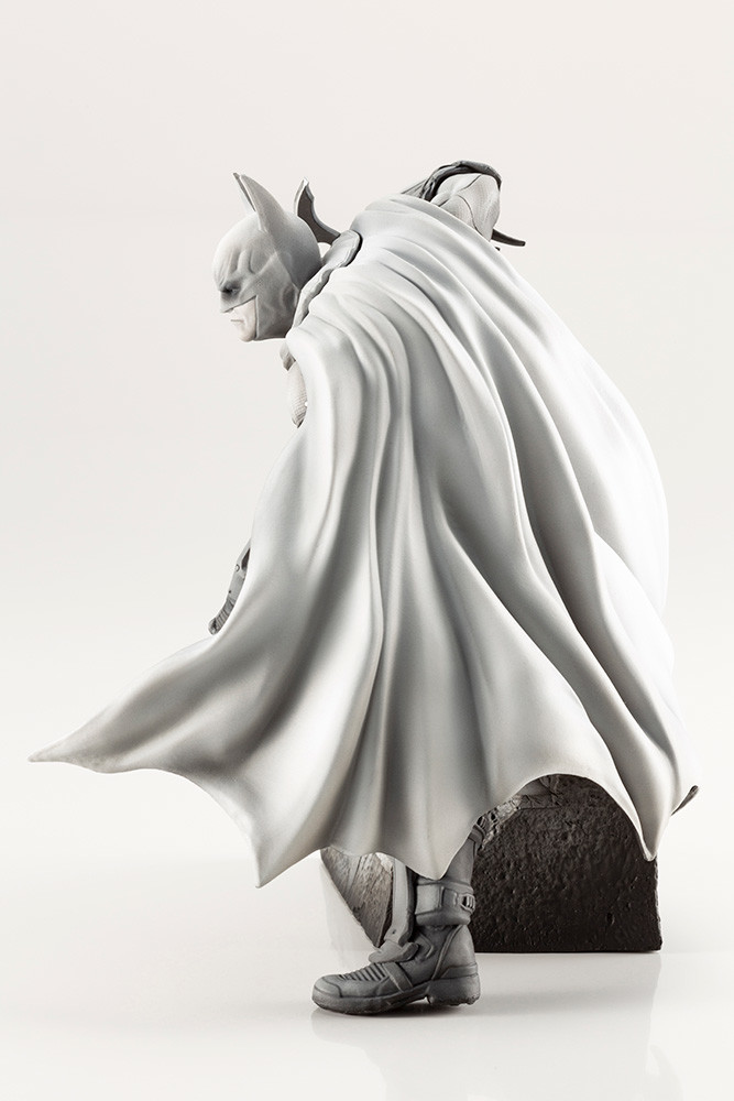 Batman: Arkham City - Batman - ARTFX+ - 1/10 - 10th Anniversary Limited Edition (Kotobukiya) photo 9