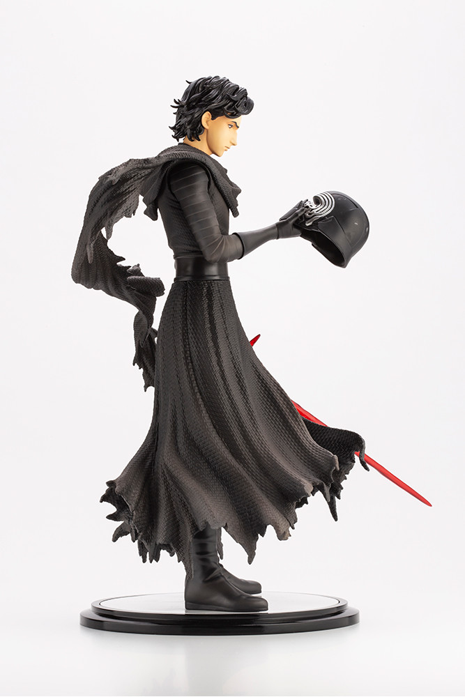 Star Wars: The Force Awakens - Kylo Ren - ARTFX - ARTFX Artist Series - 1/7 - Cloaked in Shadows (Kotobukiya) photo 4
