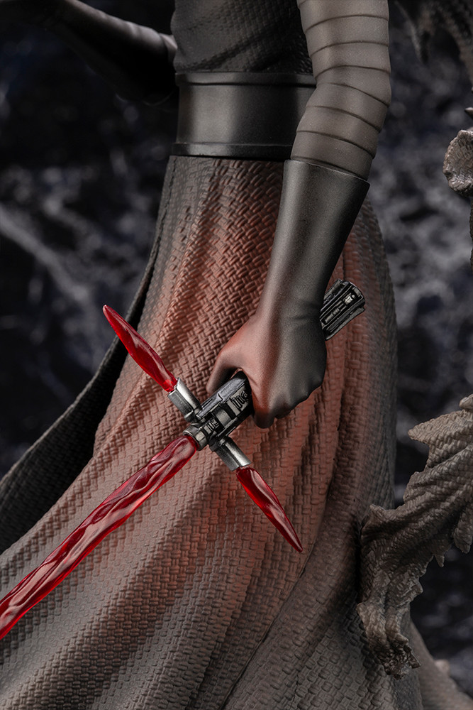 Star Wars: The Force Awakens - Kylo Ren - ARTFX - ARTFX Artist Series - 1/7 - Cloaked in Shadows (Kotobukiya) photo 5