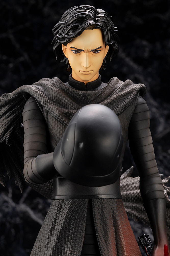 Star Wars: The Force Awakens - Kylo Ren - ARTFX - ARTFX Artist Series - 1/7 - Cloaked in Shadows (Kotobukiya) photo 7