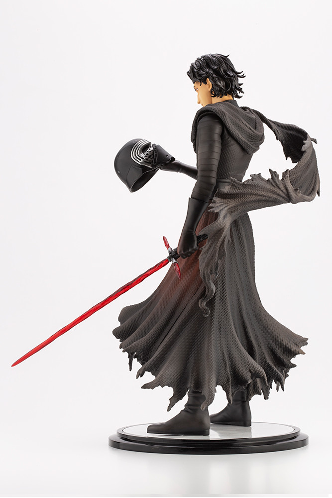 Star Wars: The Force Awakens - Kylo Ren - ARTFX - ARTFX Artist Series - 1/7 - Cloaked in Shadows (Kotobukiya) photo 12