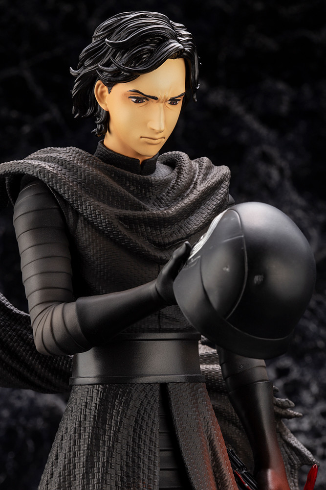 Star Wars: The Force Awakens - Kylo Ren - ARTFX - ARTFX Artist Series - 1/7 - Cloaked in Shadows (Kotobukiya) photo 13