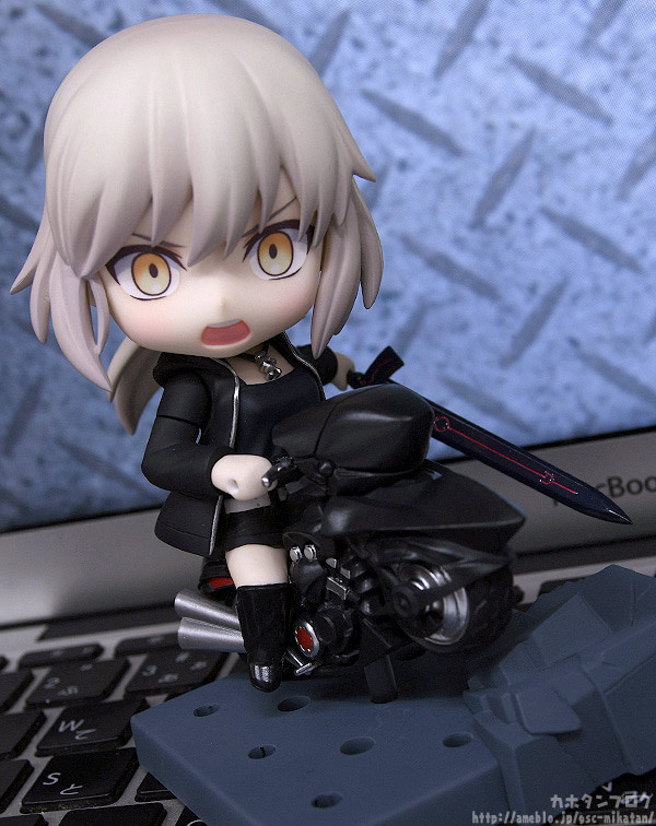 Fate/Grand Order - Altria Pendragon - Cavall the 2nd - Nendoroid  (#1142-DX) - Saber, (Alter), Shinjuku Ver. & Cuirassier Noir (Good Smile Company) photo 13