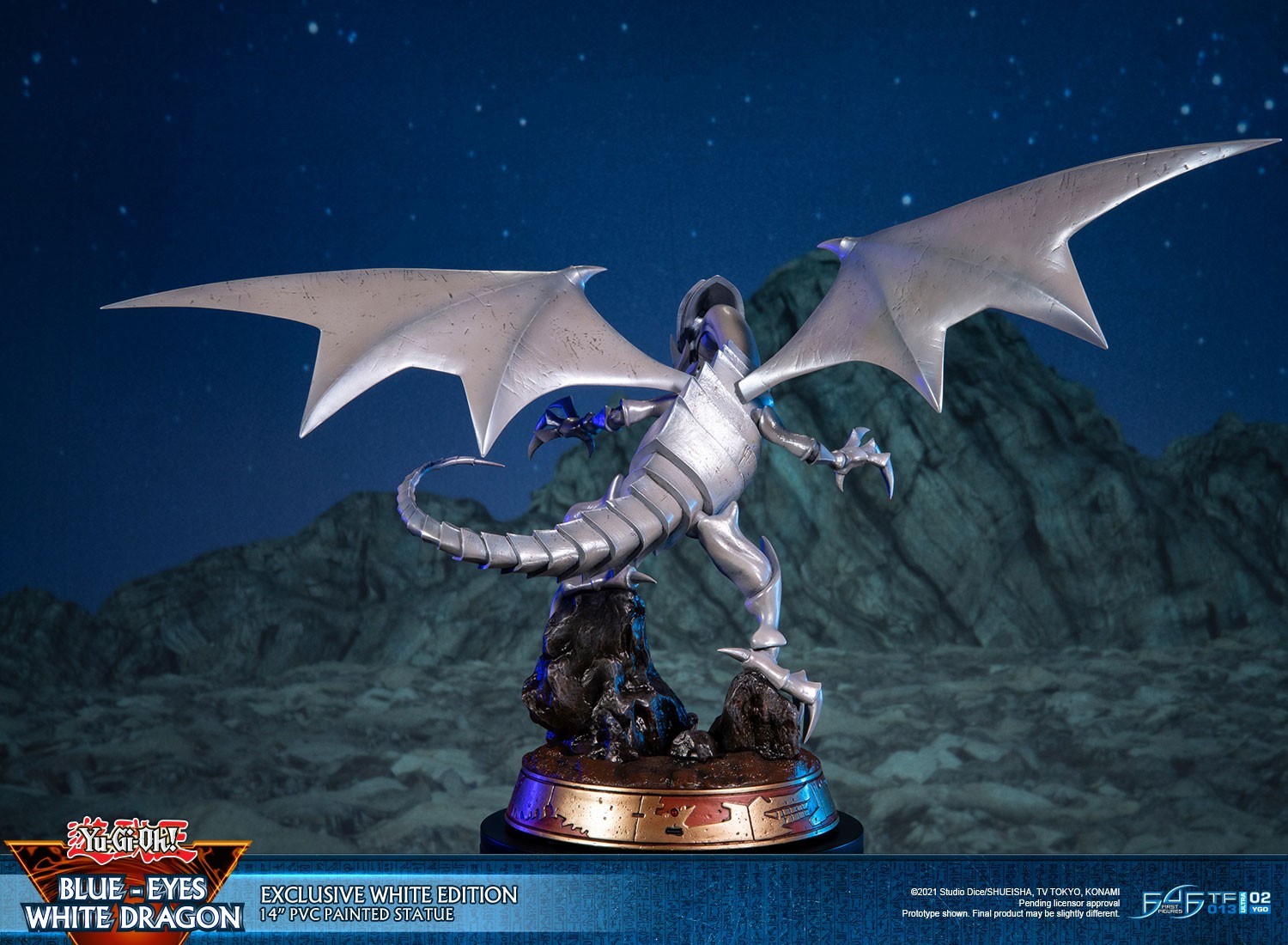 Yu-Gi-Oh! Duel Monsters - Blue-Eyes White Dragon - Exclusive White Edition (First 4 Figures) photo 3