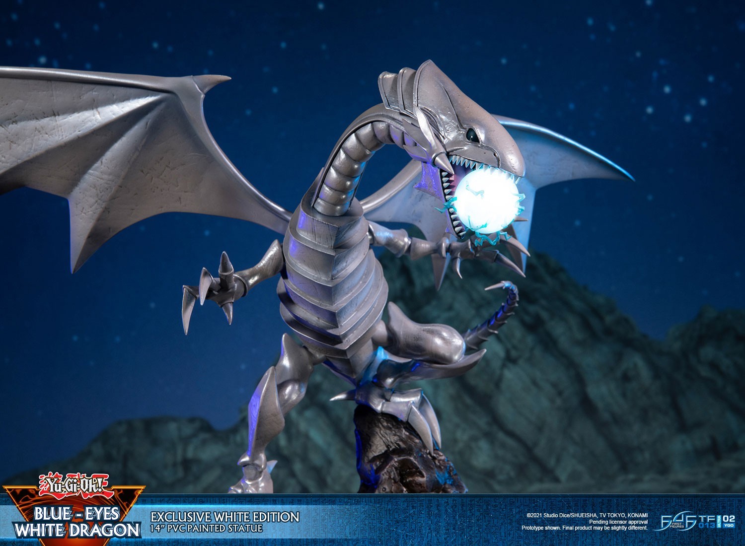 Yu-Gi-Oh! Duel Monsters - Blue-Eyes White Dragon - Exclusive White Edition (First 4 Figures) photo 8