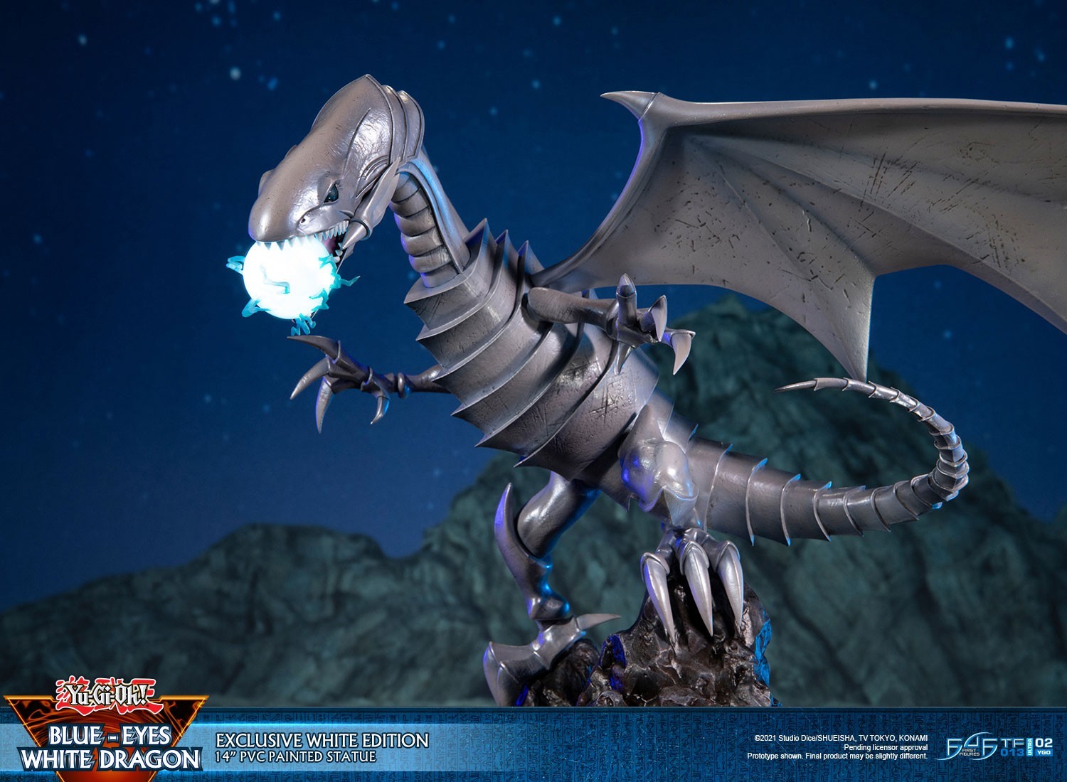 Yu-Gi-Oh! Duel Monsters - Blue-Eyes White Dragon - Exclusive White Edition (First 4 Figures) photo 9