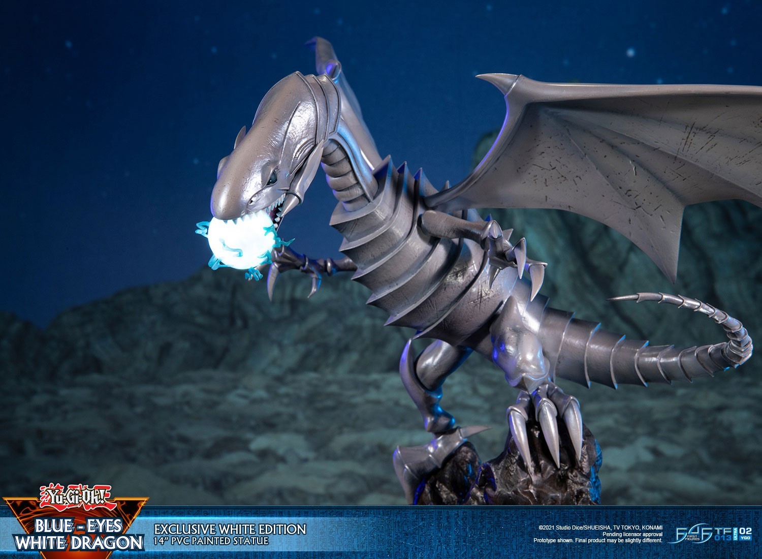 Yu-Gi-Oh! Duel Monsters - Blue-Eyes White Dragon - Exclusive White Edition (First 4 Figures) photo 10