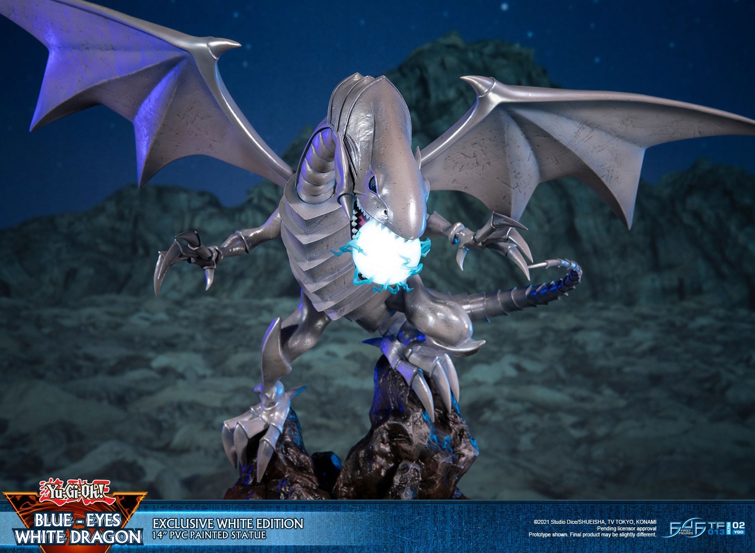 Yu-Gi-Oh! Duel Monsters - Blue-Eyes White Dragon - Exclusive White Edition (First 4 Figures) photo 11