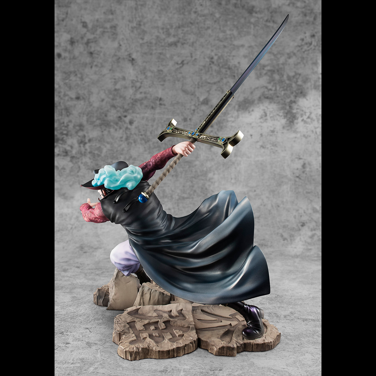 One Piece - Dracule Mihawk - Portrait Of Pirates Maximum (MegaHouse) photo 6