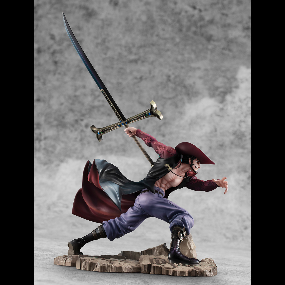 One Piece - Dracule Mihawk - Portrait Of Pirates Maximum (MegaHouse) photo 11