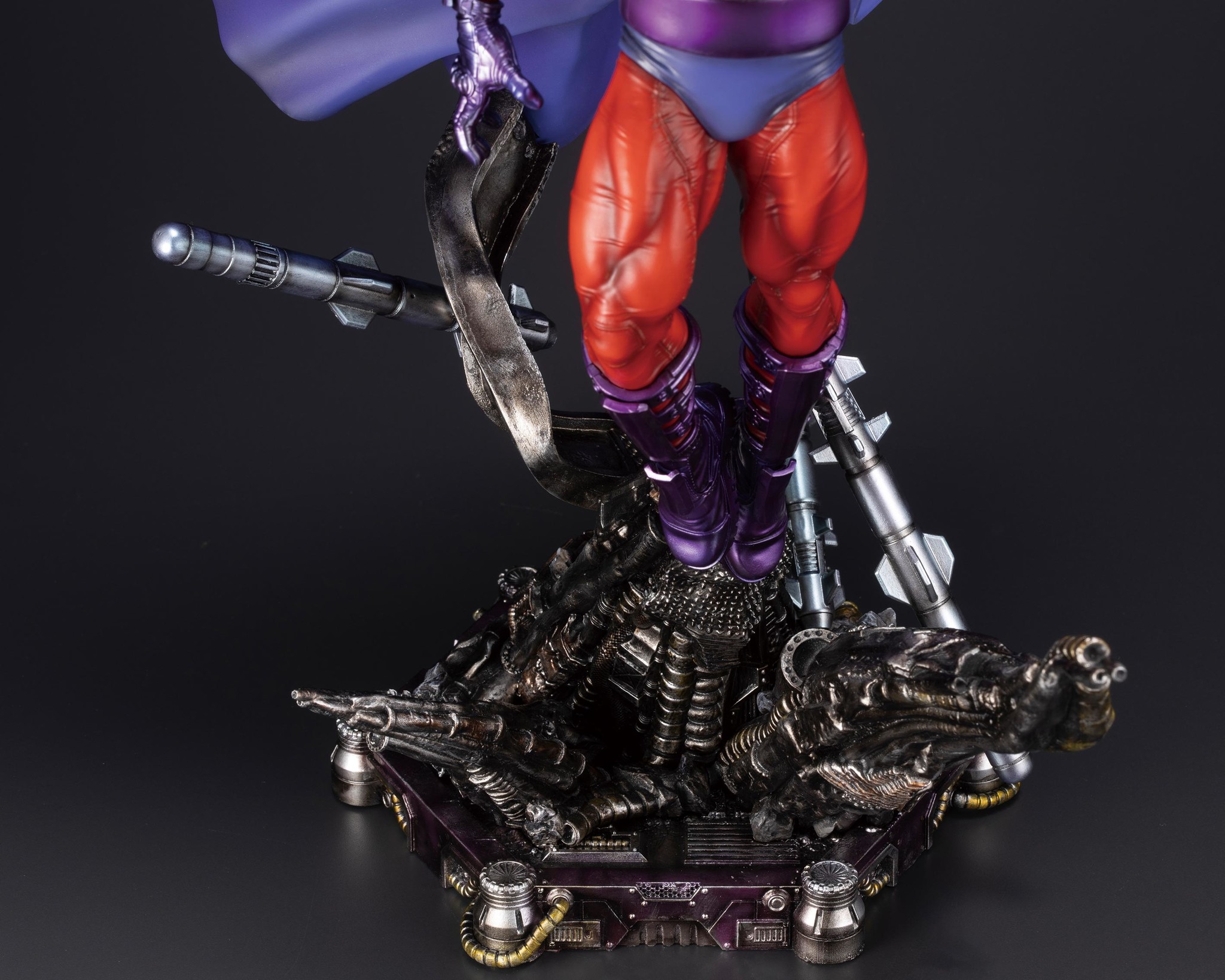 X-Men - Magneto - Fine Art Statue - 1/6 (Kotobukiya) photo 14