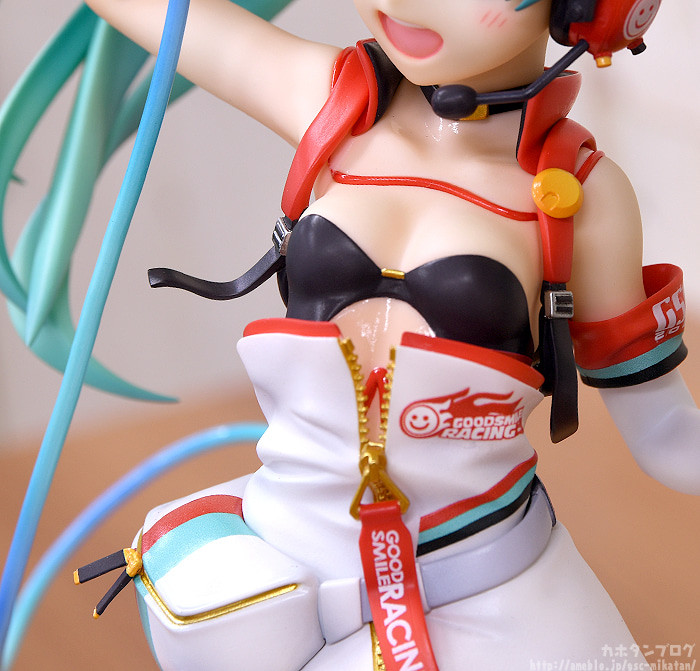 Good Smile Racing - Hatsune Miku - 1/8 - Racing 2020 Ver. (Good Smile Company, GOOD SMILE Racing) photo 3