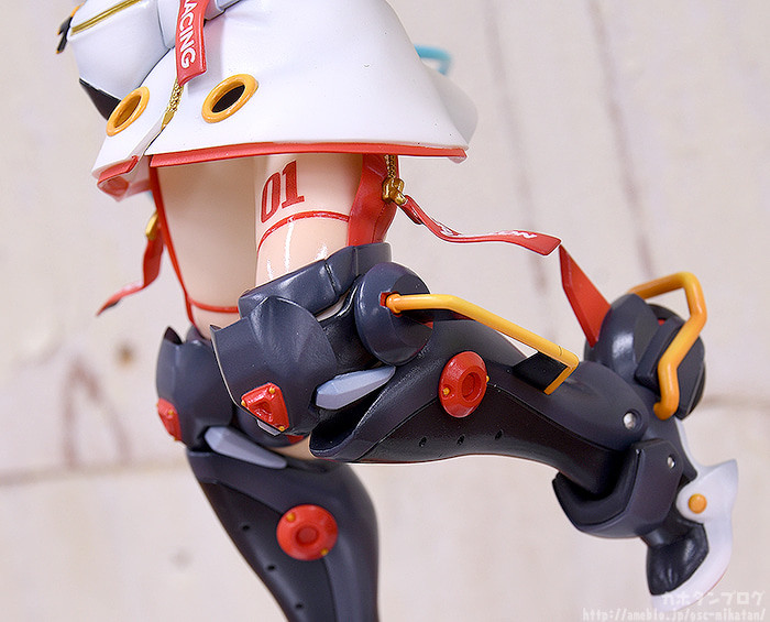 Good Smile Racing - Hatsune Miku - 1/8 - Racing 2020 Ver. (Good Smile Company, GOOD SMILE Racing) photo 9