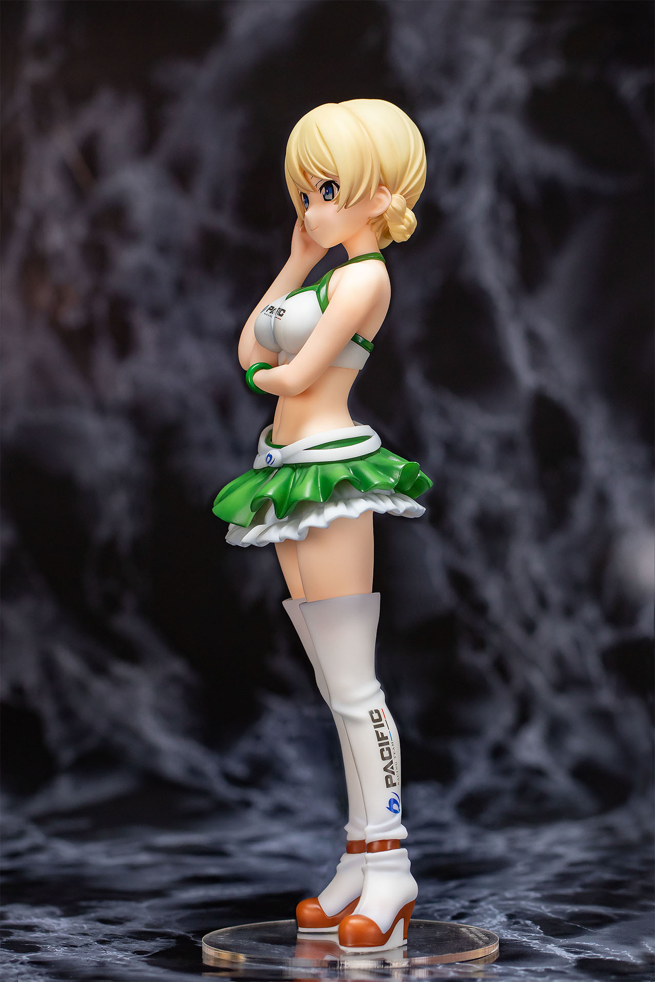 Girls und Panzer Gekijouban - Darjeeling - 1/5 - Pacific Racing Team, Race Queen Ver. (B'full) photo 11
