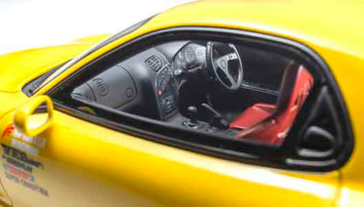 Initial D - Shin Gekijouban Initial D - Takahashi Keisuke - ɛ̃fini RX7 (FD3S) - 1/18 New Initial D The Movie Mazda RX-7 FD3S W/ Keisuke Takahashi Figure - 1/18 (Kyosho) photo 4