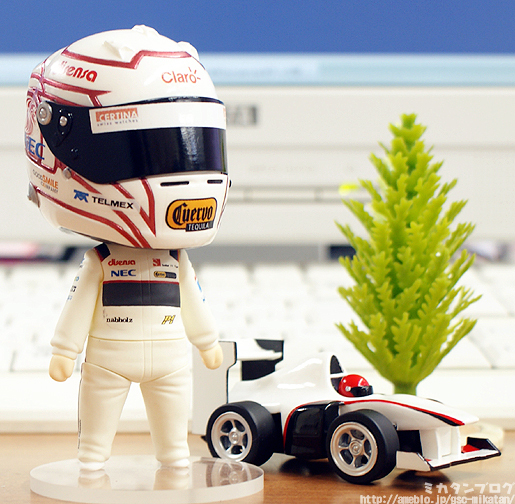 Formula 1 - Kobayashi Kamui - Cheerful Japan! - Nendoroid (#228) - Ganbare Japan Support ver. (Good Smile Company) photo 6